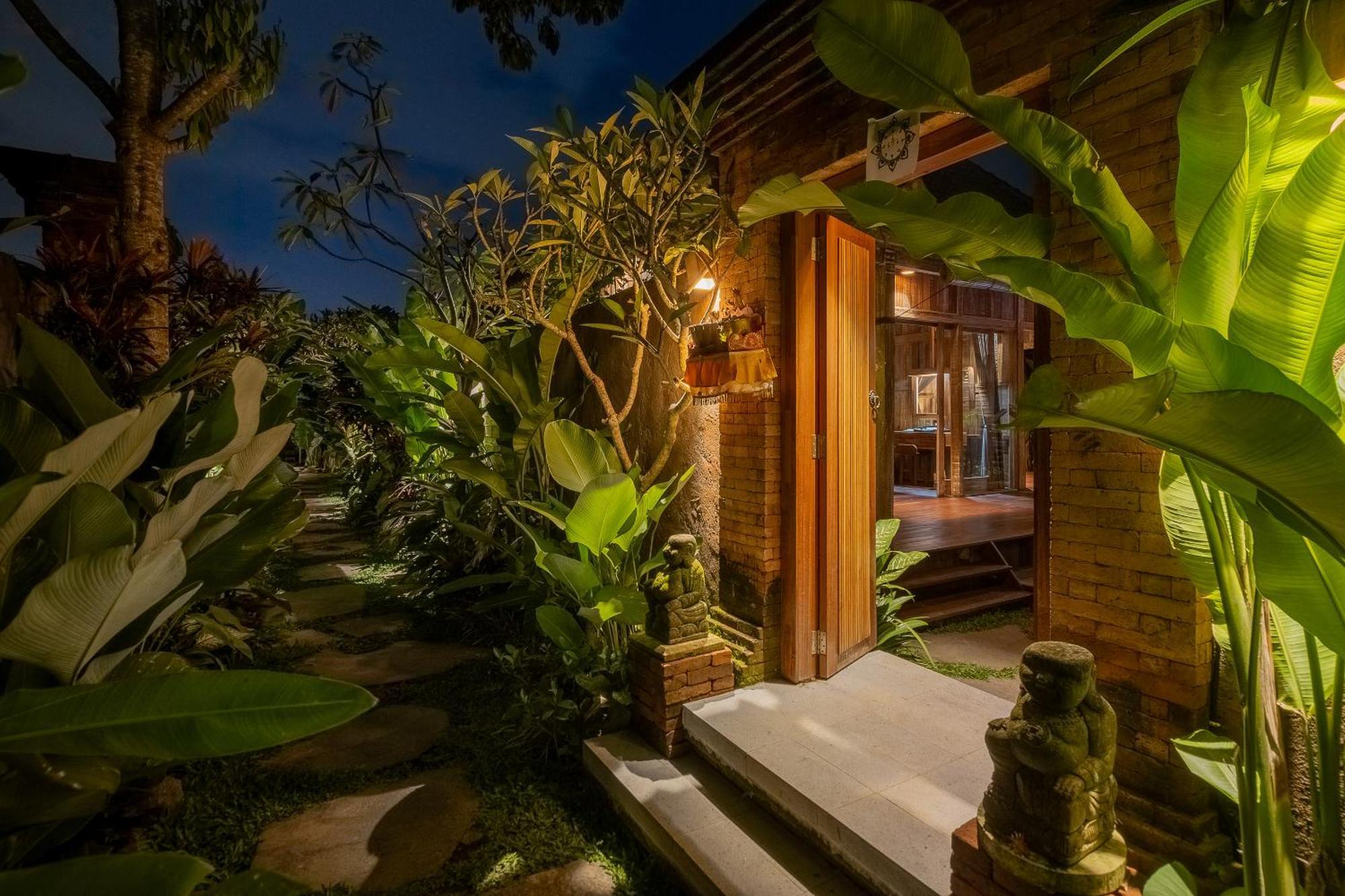 The Ulon Ubud Villa Exterior photo