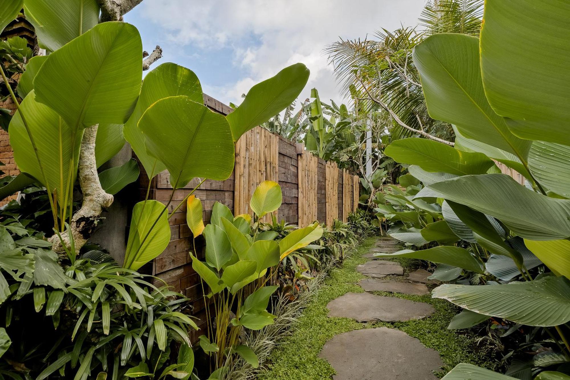 The Ulon Ubud Villa Exterior photo