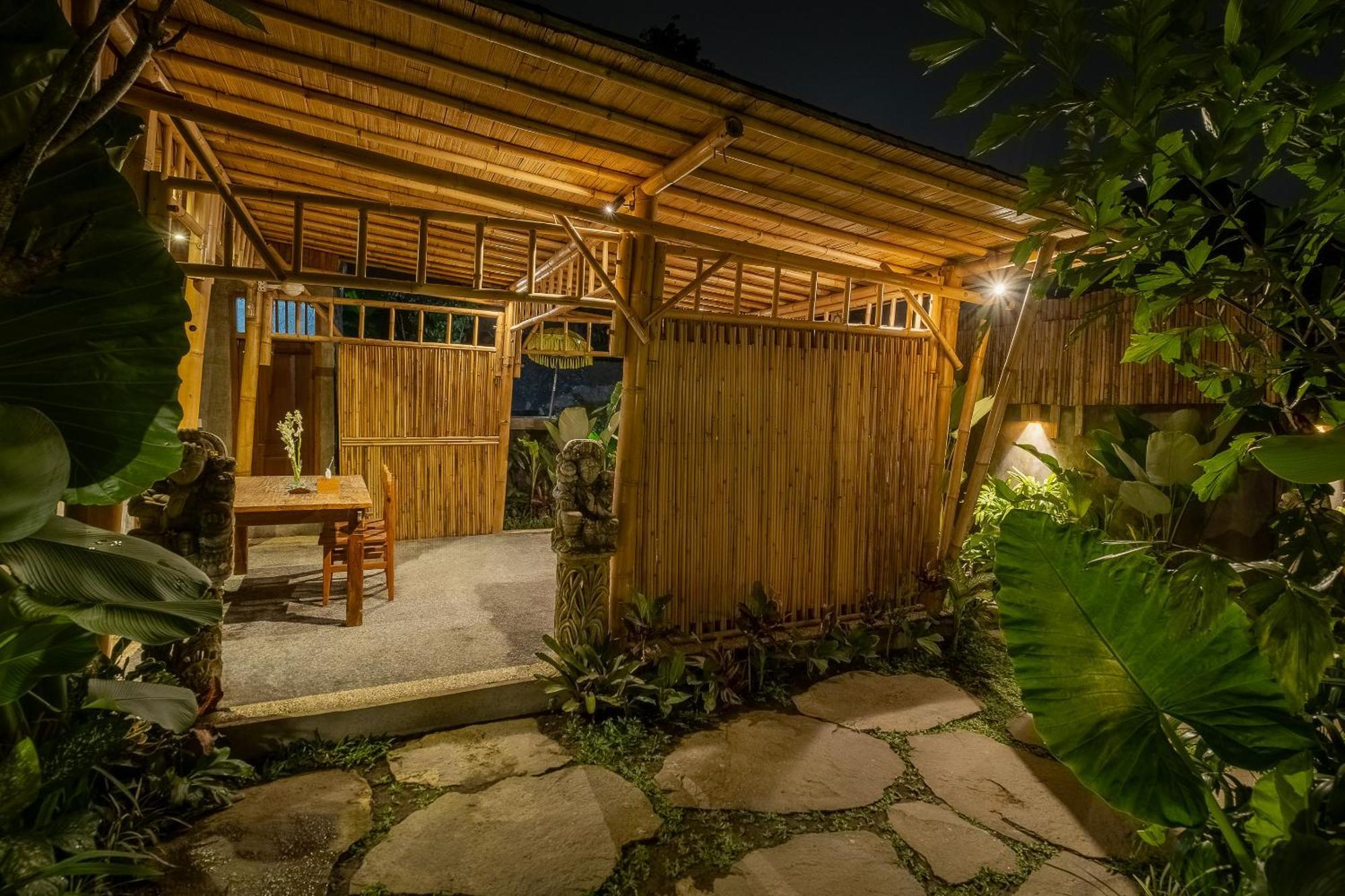The Ulon Ubud Villa Exterior photo